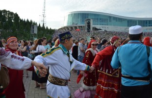 В Уфе к Празднику национального костюма присоединилось более трех тысяч человек