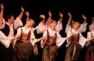 Легендарный ансамбль народного танца им. И. Моисеева выступил с концертом в Уфе